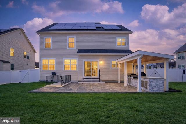 5209 ROYAL BIRKDALE AVE, Waldorf, MD 20602