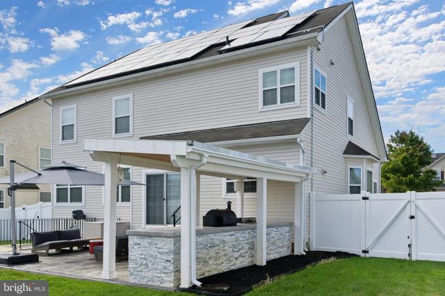 5209 ROYAL BIRKDALE AVE, Waldorf, MD 20602