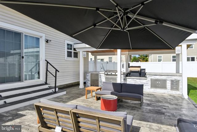 5209 ROYAL BIRKDALE AVE, Waldorf, MD 20602