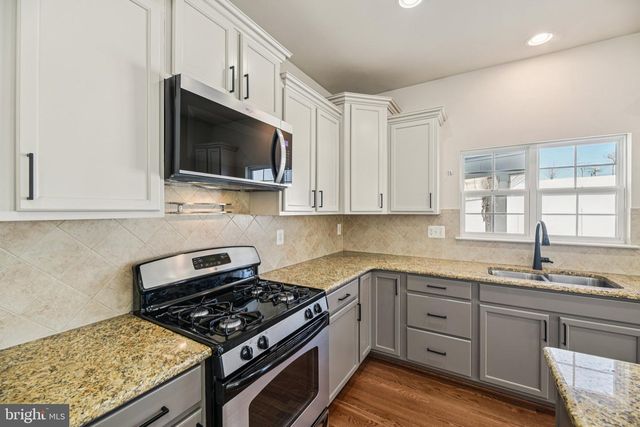 5209 ROYAL BIRKDALE AVE, Waldorf, MD 20602