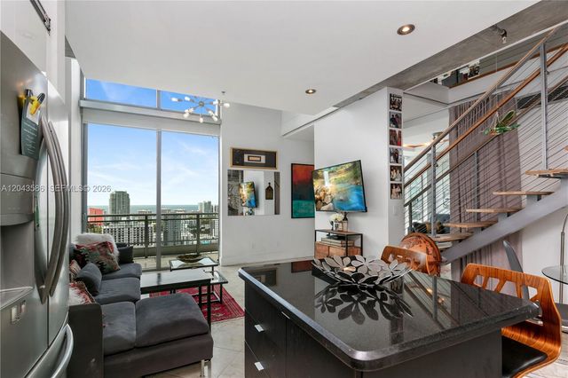 690 SW 1st Ct PHII17, Miami, FL 33130