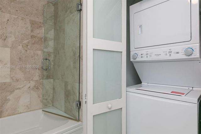 690 SW 1st Ct PHII17, Miami, FL 33130