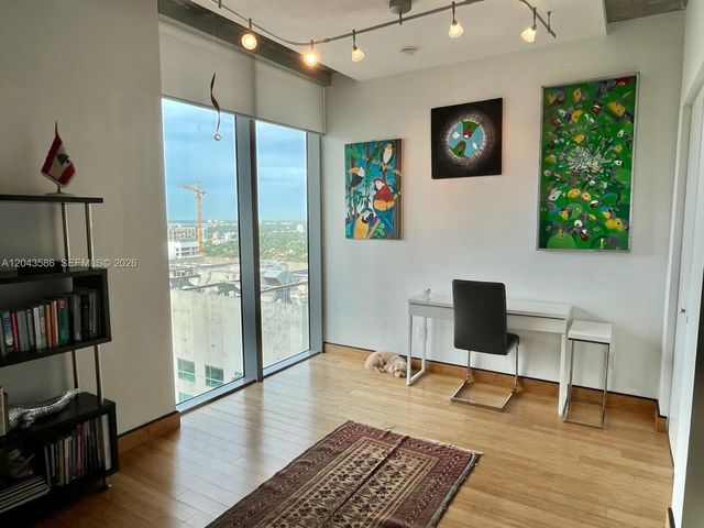 690 SW 1st Ct PHII17, Miami, FL 33130