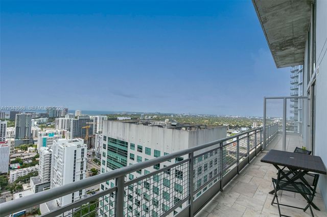 690 SW 1st Ct PHII17, Miami, FL 33130