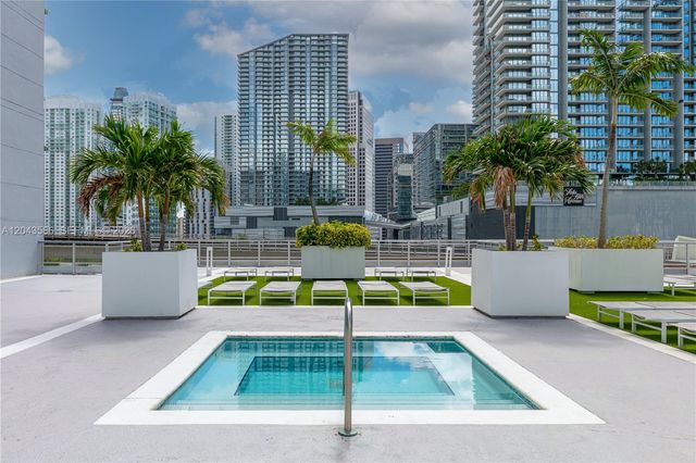 690 SW 1st Ct PHII17, Miami, FL 33130