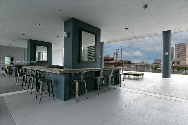 690 SW 1st Ct PHII17, Miami, FL 33130