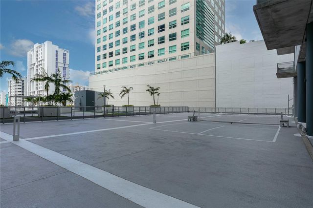 690 SW 1st Ct PHII17, Miami, FL 33130