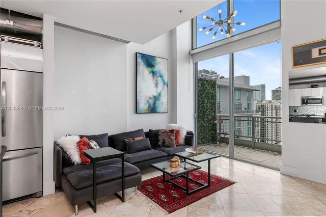690 SW 1st Ct PHII17, Miami, FL 33130