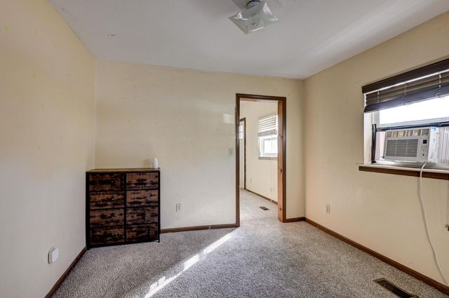 300 N Maple Street, Carthage, MO 64836