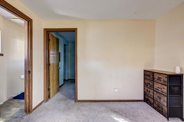 300 N Maple Street, Carthage, MO 64836