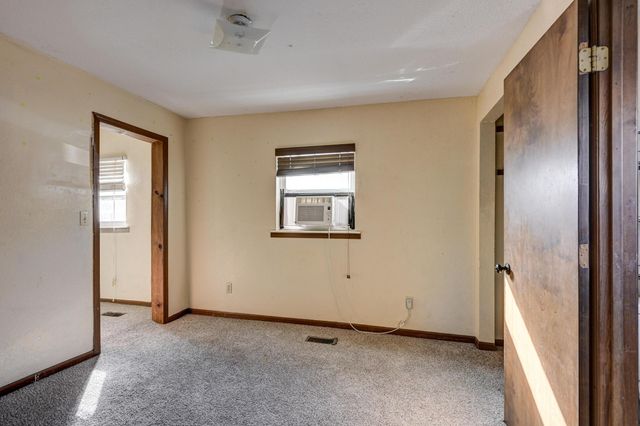 300 N Maple Street, Carthage, MO 64836