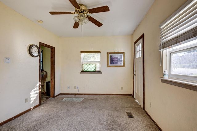 300 N Maple Street, Carthage, MO 64836