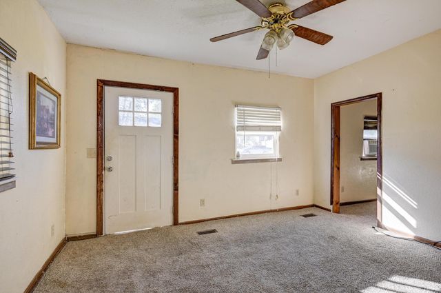 300 N Maple Street, Carthage, MO 64836