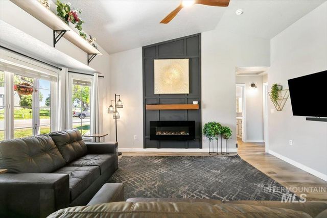 3309 Robinhood Loop, Nampa, ID 83687