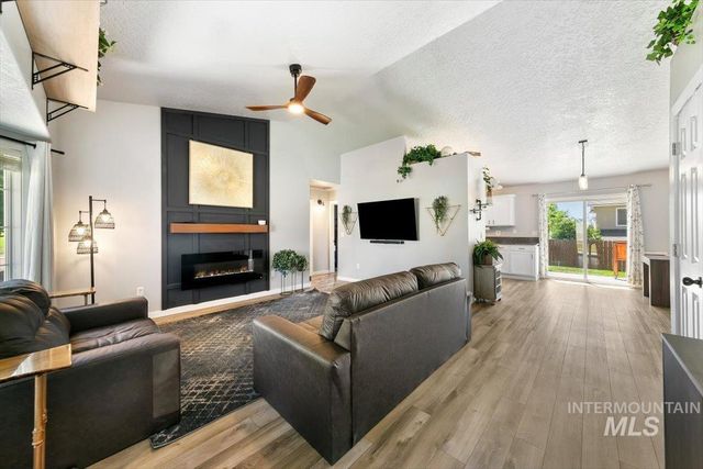3309 Robinhood Loop, Nampa, ID 83687