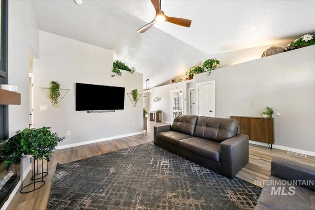 3309 Robinhood Loop, Nampa, ID 83687