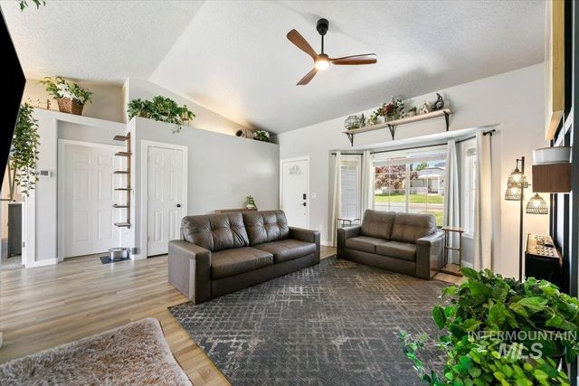 3309 Robinhood Loop, Nampa, ID 83687