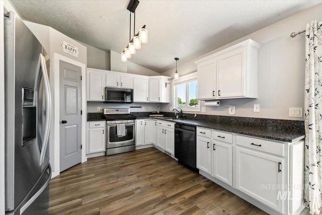 3309 Robinhood Loop, Nampa, ID 83687