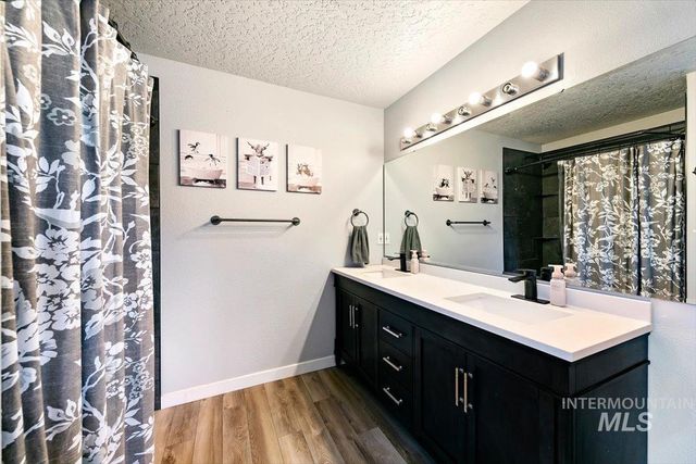 3309 Robinhood Loop, Nampa, ID 83687
