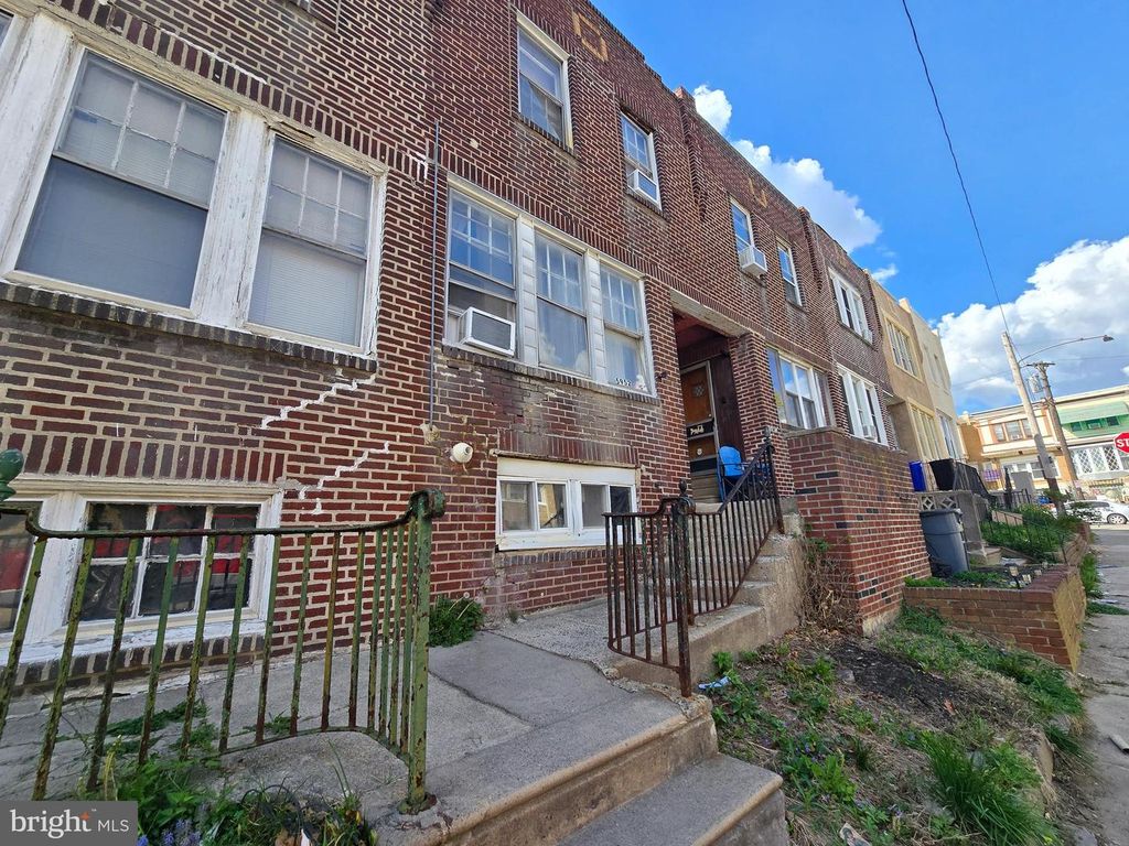 5952 N LEITHGOW ST, Philadelphia, PA 19120