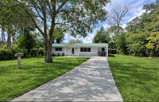 424 Cactus CIR, Lehigh Acres, FL 33936