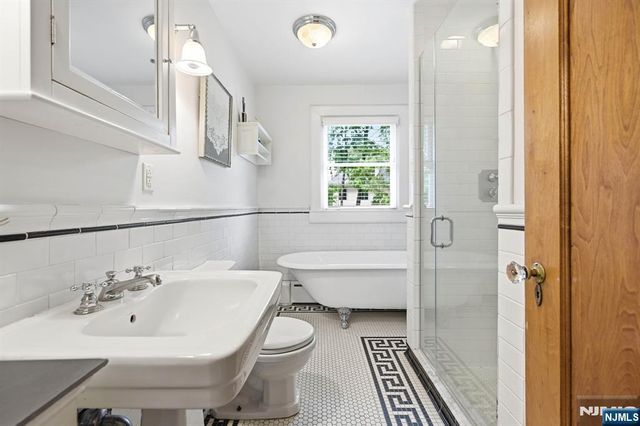 283 Highwood, Ridgewood, NJ 07450
