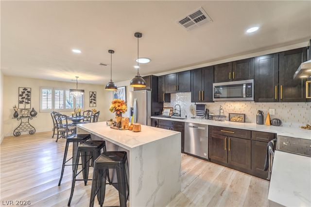 4411 Paseo El Rio Drive, Las Vegas, NV 89121