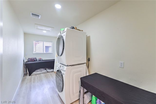 4411 Paseo El Rio Drive, Las Vegas, NV 89121