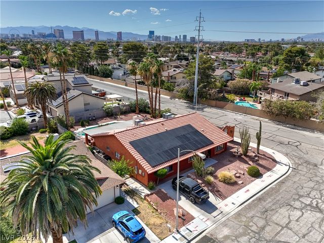 4411 Paseo El Rio Drive, Las Vegas, NV 89121