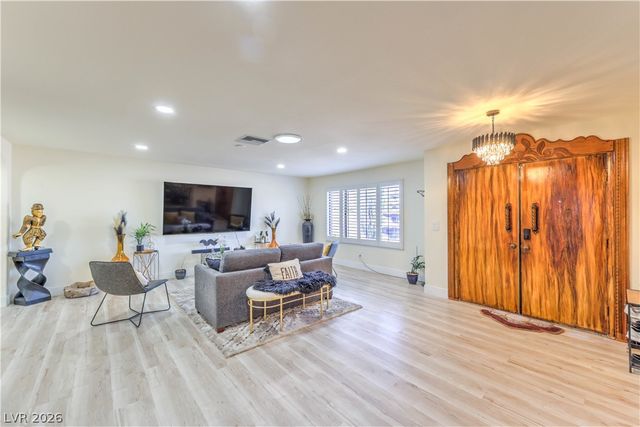 4411 Paseo El Rio Drive, Las Vegas, NV 89121