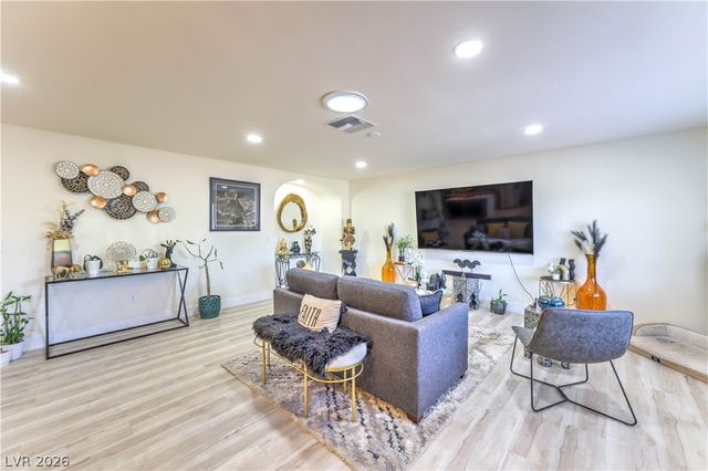 4411 Paseo El Rio Drive, Las Vegas, NV 89121