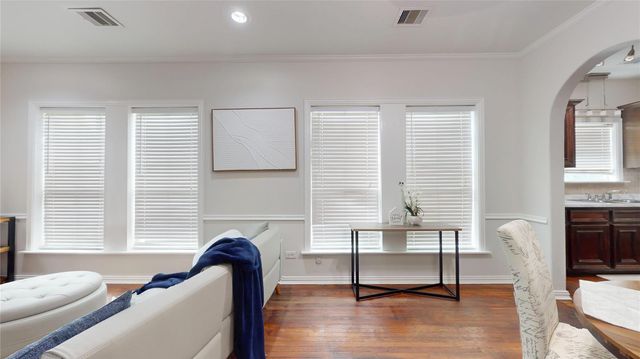 101 Eastgate Street, Houston, TX 77012