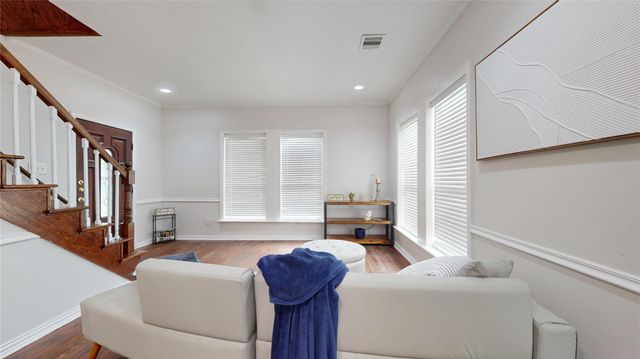 101 Eastgate Street, Houston, TX 77012