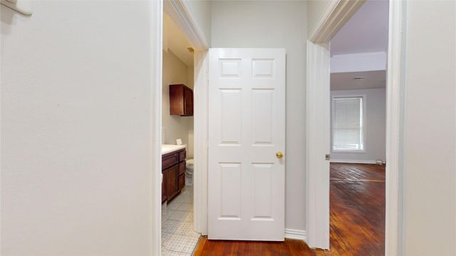 101 Eastgate Street, Houston, TX 77012