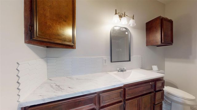 101 Eastgate Street, Houston, TX 77012