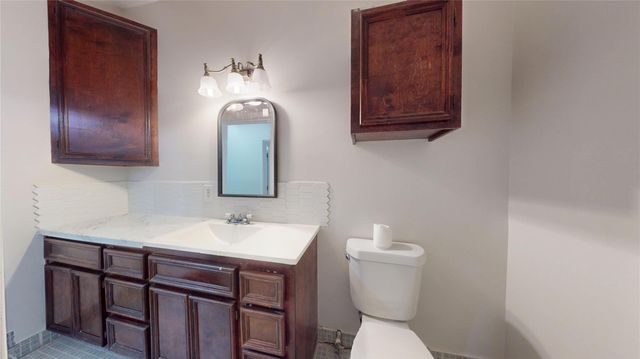 101 Eastgate Street, Houston, TX 77012