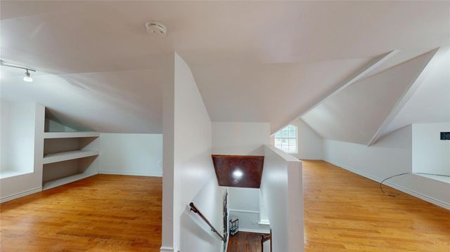 101 Eastgate Street, Houston, TX 77012