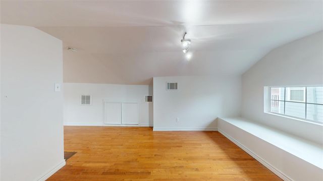 101 Eastgate Street, Houston, TX 77012