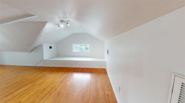 101 Eastgate Street, Houston, TX 77012