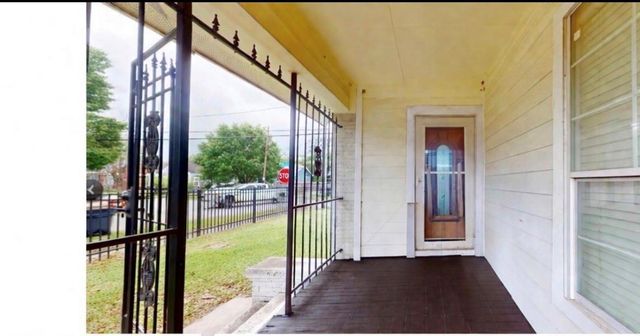 101 Eastgate Street, Houston, TX 77012