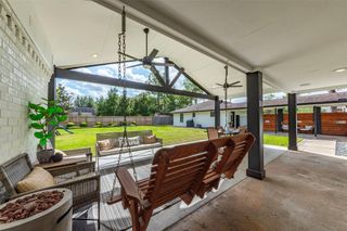805 W Edgewood Drive, Friendswood, TX 77546