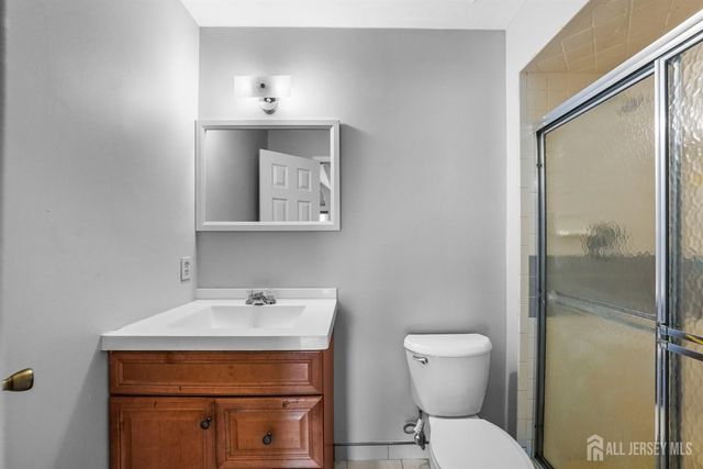 34 Sassafras Court, North Brunswick, NJ 08902