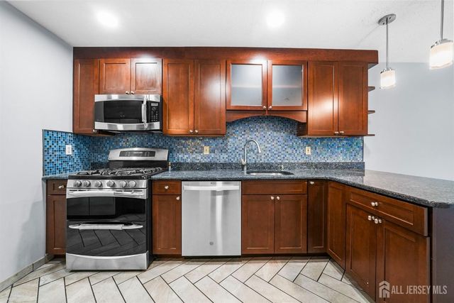 34 Sassafras Court, North Brunswick, NJ 08902