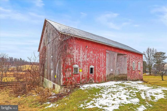 4859 GLENVILLE RD, Glen Rock, PA 17327