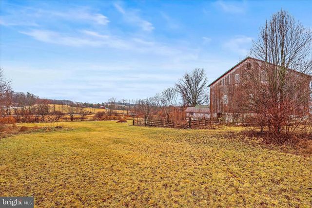 4859 GLENVILLE RD, Glen Rock, PA 17327