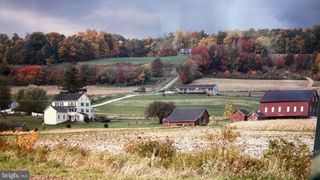 4859 GLENVILLE RD, Glen Rock, PA 17327