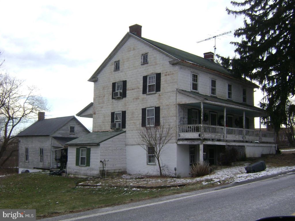 Image 1 of property listing at 4859 GLENVILLE RD, Glen Rock, PA 17327