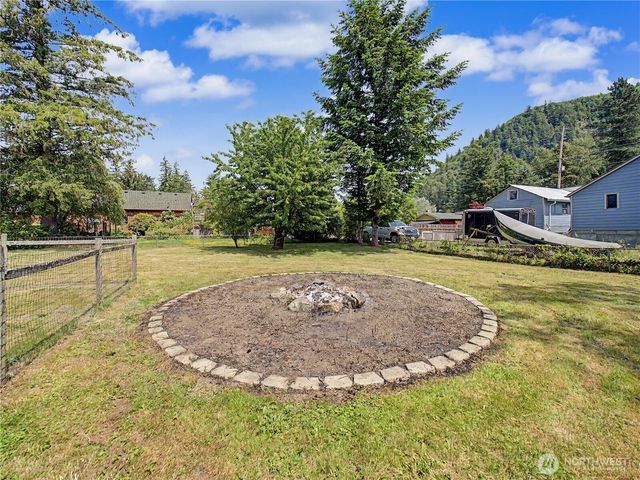 35314 312th Way SE, Enumclaw, WA 98022