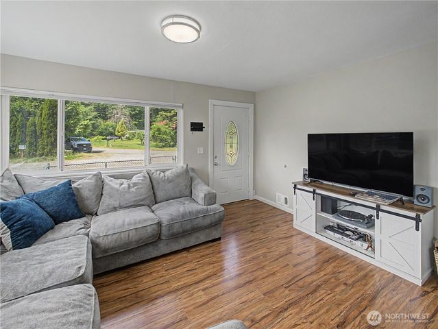 35314 312th Way SE, Enumclaw, WA 98022
