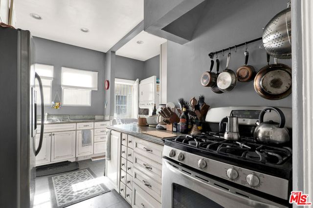 811 N Citrus Avenue, Los Angeles, CA 90038